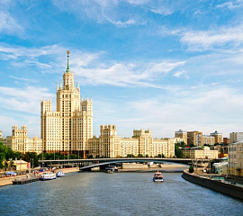 Москва с прогулкой на теплоходе